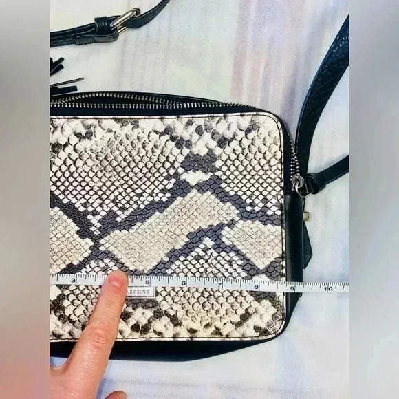 🌸 Call it  Spring 🌸 crossbody bag 🌸 - Picture 5 of 7